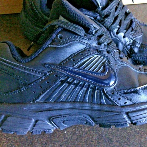 Nike Sneakers Lace Up Kids Shoes Black Trainer Youth Size 11.5 C Low Top Sports - Picture 4 of 16